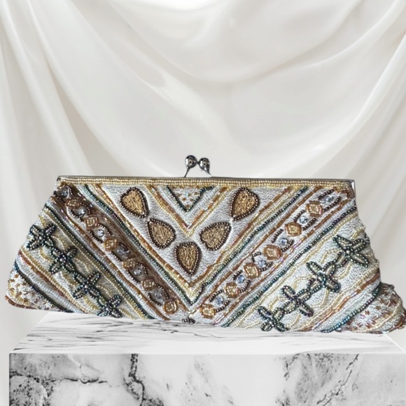 Vintage Handbags - ✅Vintage Beaded Clutch in Gold, Silver & Cream with Teal Accents